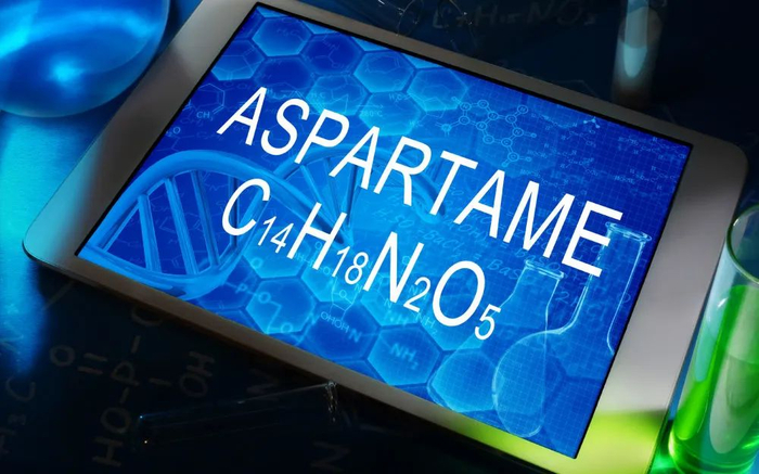 IARC引用了对人类致癌的“有限证据”，将阿斯巴甜归类为可能对人类致癌（IARC 2B组）