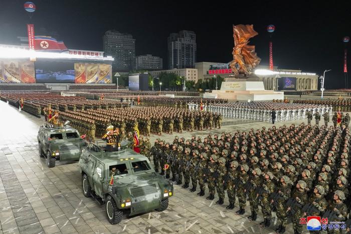 朝鲜阅兵装备图片