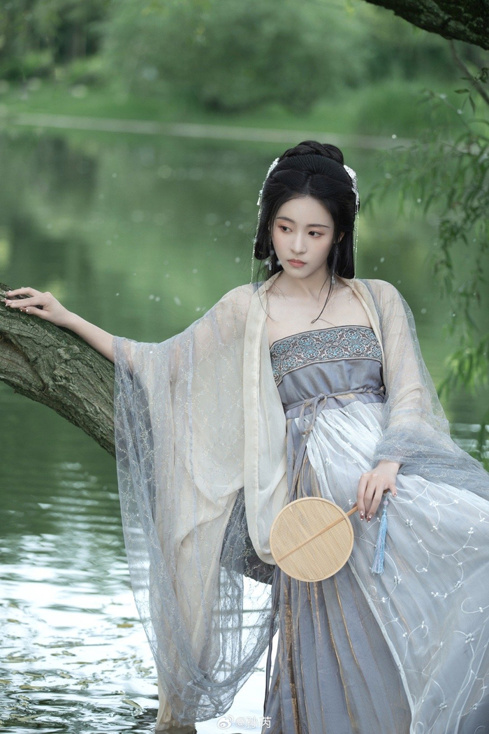 丨@孙芮 古装造型解锁99太美了吧……|孙芮_新浪新闻