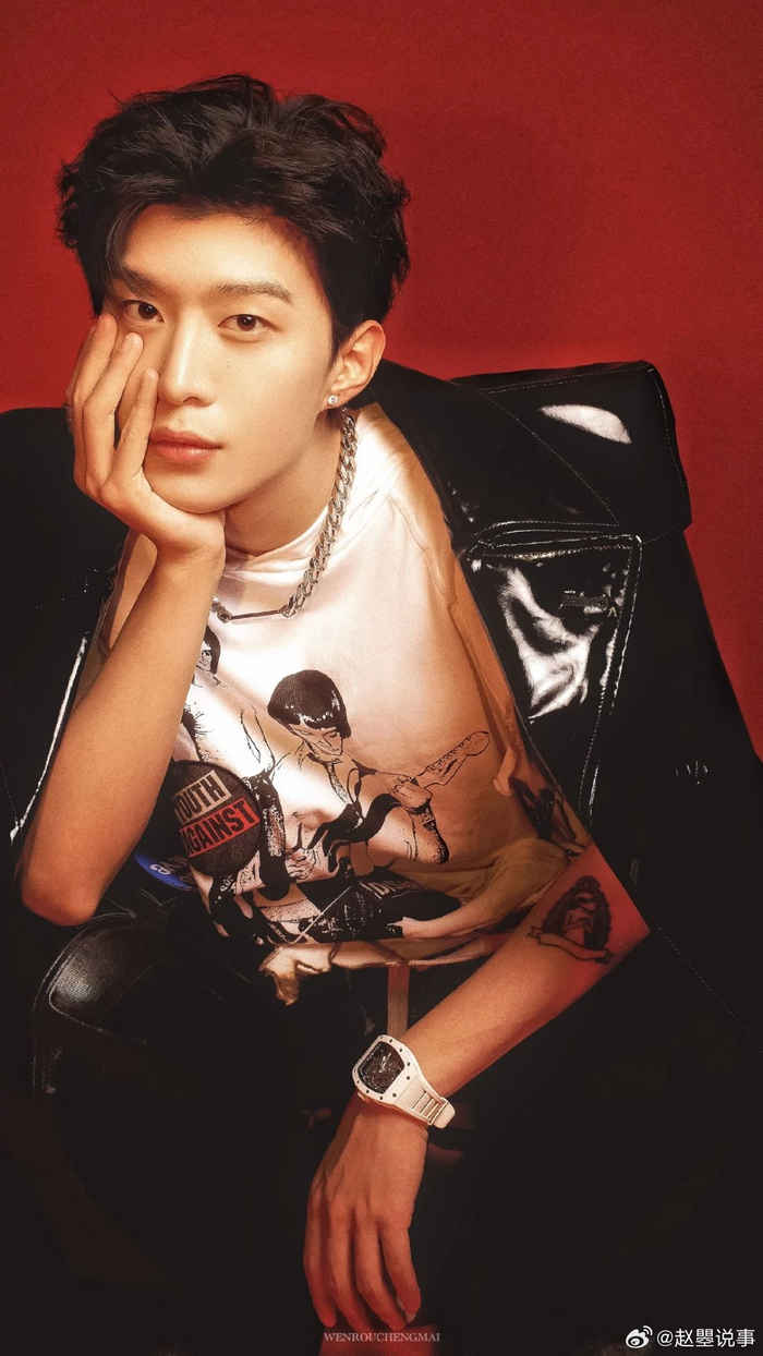 2023年7月15日,知名艺人范丞丞在社交媒体上发布了一张照片