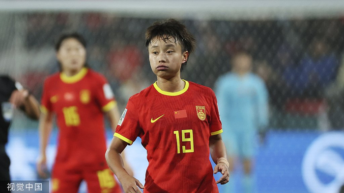 张琳艳踢球非常有灵气。