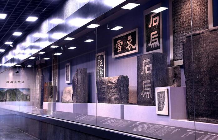 近日拍摄的陕西省汉中市博物馆“石门十三品”陈列室。新华社记者 刘潇 摄