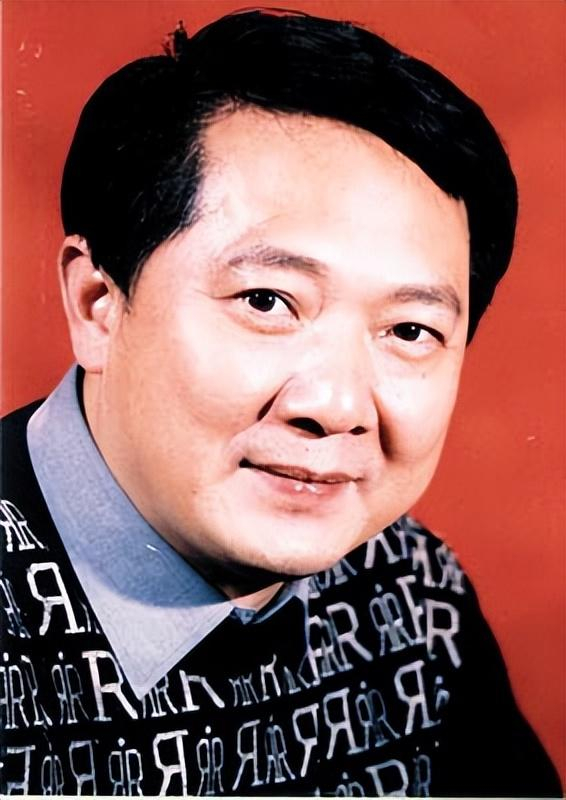 这位演员后来担任了武汉话剧院党委书记,副院长的职务.