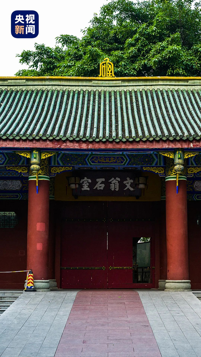 △文翁选派青年官员到长安拜师求学，学成归来任教师。