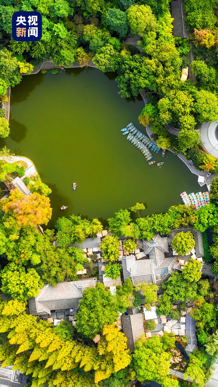 △成都人民公园，始建于1911年。