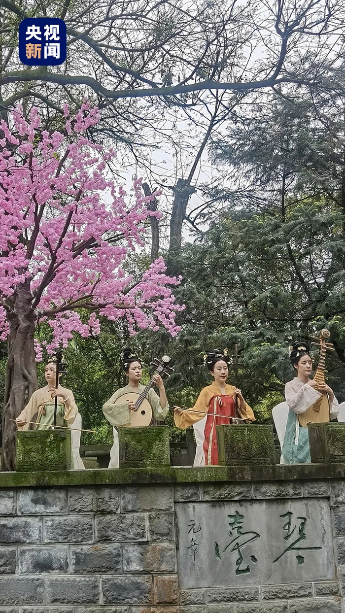 △都江堰放水节活动