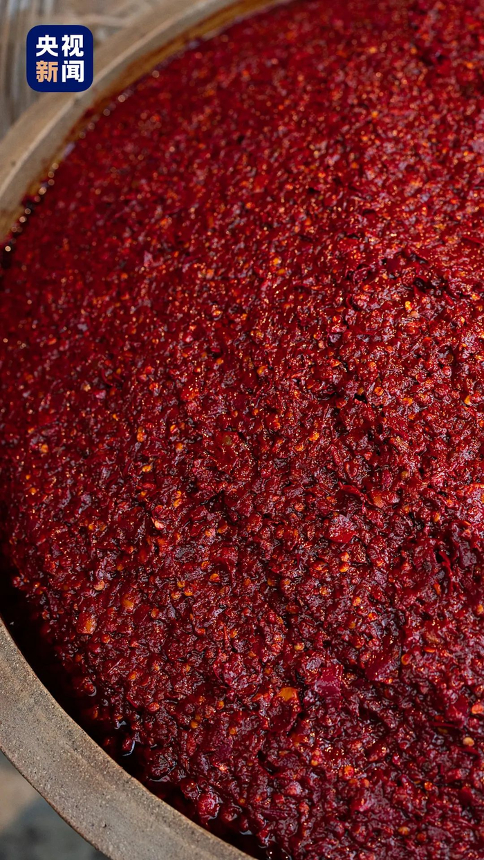 △豆瓣酱被誉为“川菜灵魂”