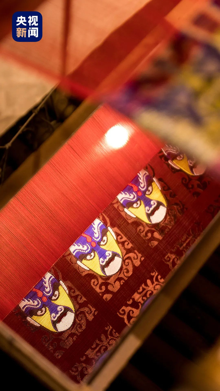 △蜀绣川剧脸谱