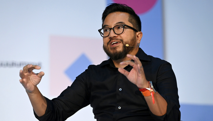 投资Coinbase，用30万美元赚到20亿美元。