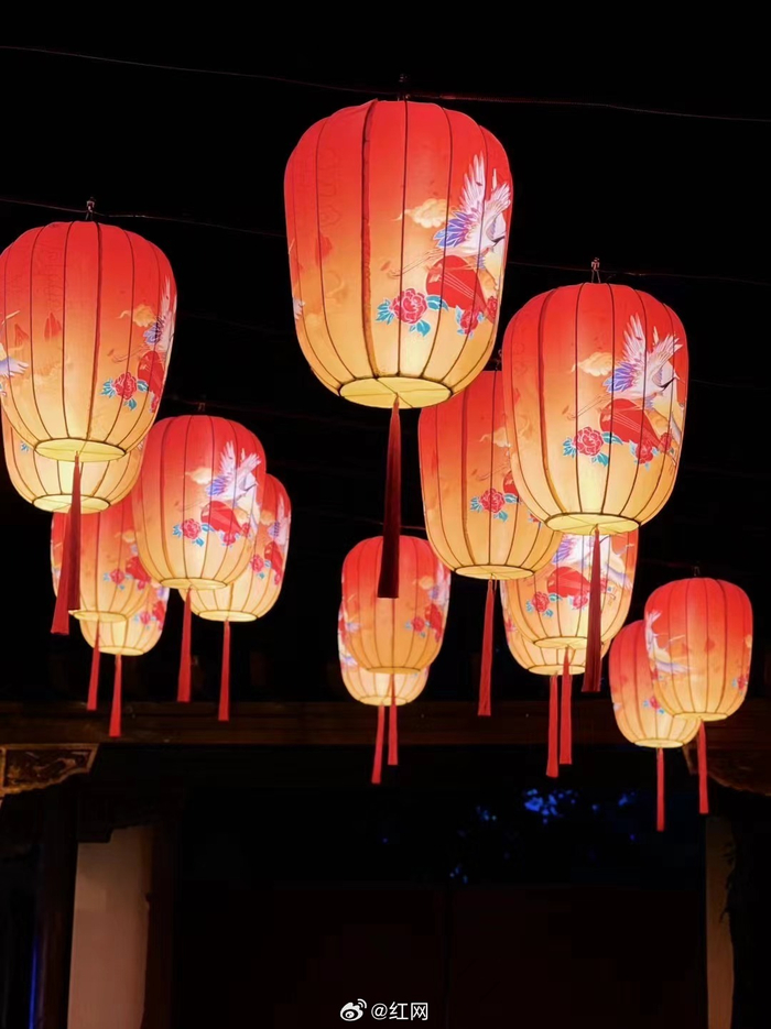 且视他人之疑目如盏盏鬼火,大胆地去走自己的路|湖南省_新浪新闻