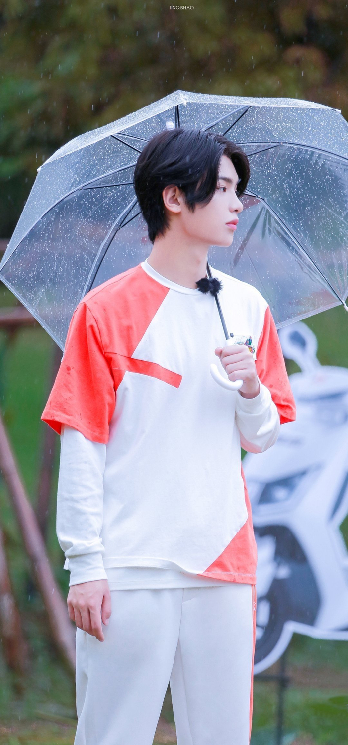 敖子逸丨张真源丨庆怜丨朱正廷丨高卿尘丨孙芮丨唐九洲丨黄明昊丨陆柯