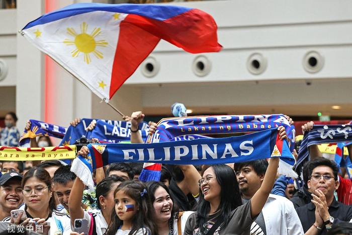 菲律宾全国，正在为他们的女足欢呼。