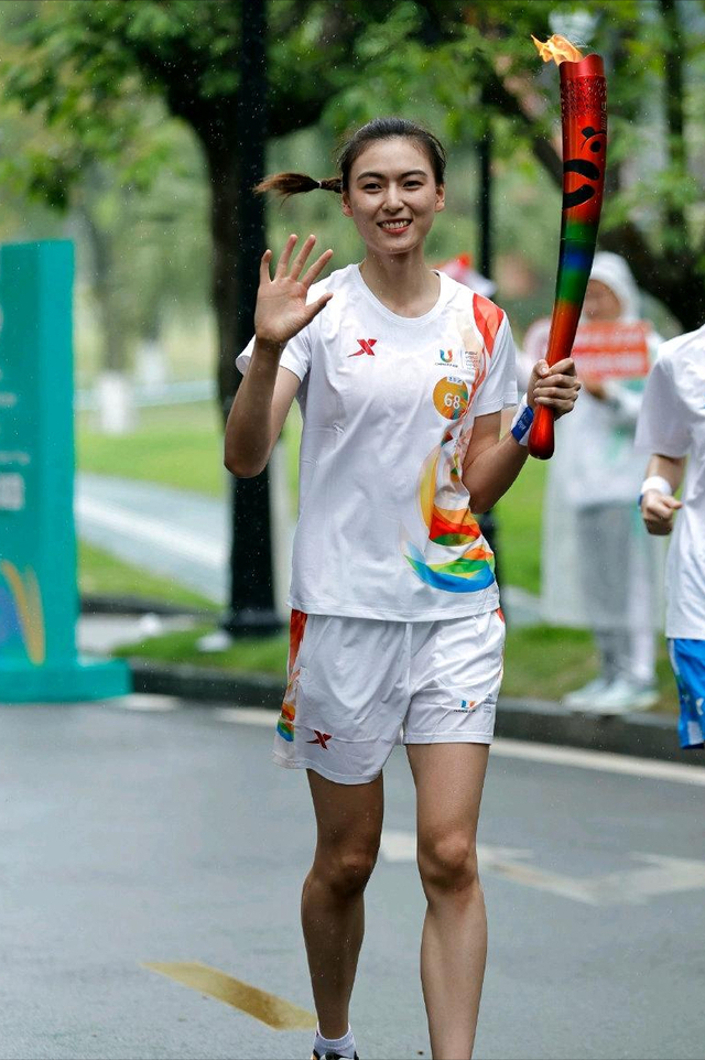 美人缪伊雯在成都大运会 打德国女排高光表现 能取代