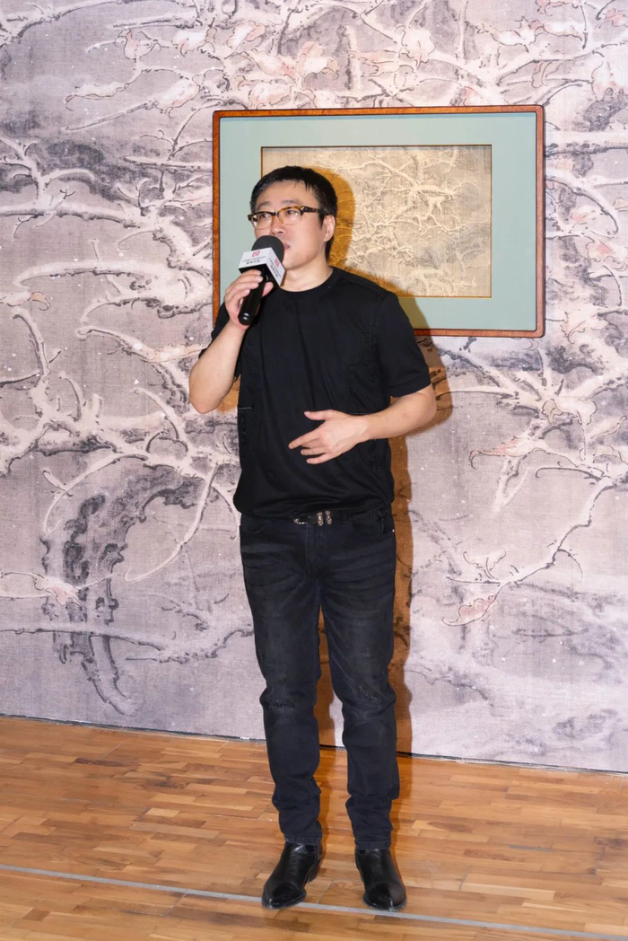 艺术家任重致辞，摄影：shaunley