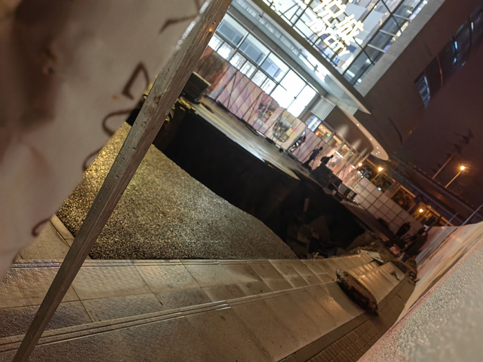 7��30�գ�����ʯ��ɽ���������ó�����·�����ݣ��γ���ӡ�&nbsp; �¾������� ��˼ά ��