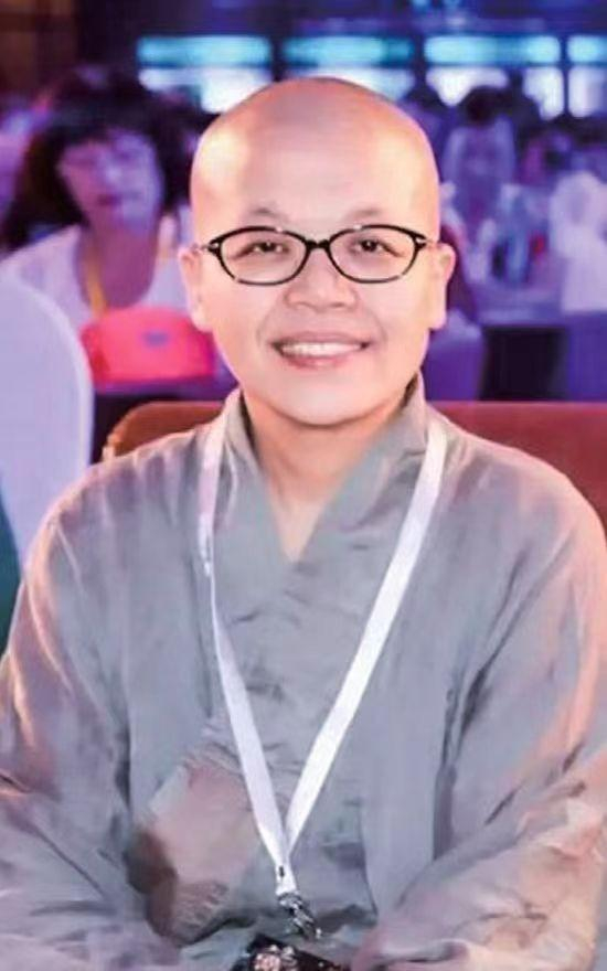 4岁学中医14岁皈依38岁出家41岁做方丈这女博士如何开悟