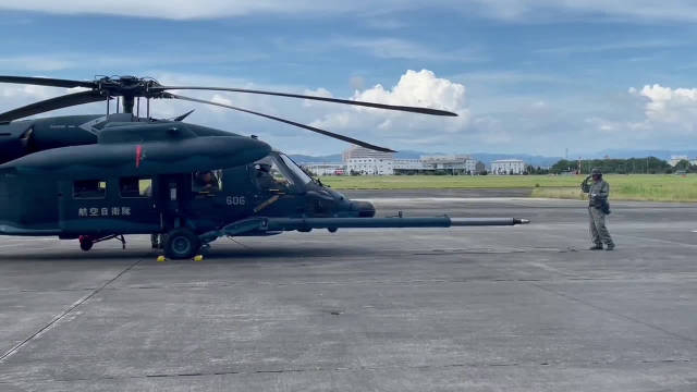 日本空自uh-60j救援直升机的伸缩式空中受油探杆__财经头条