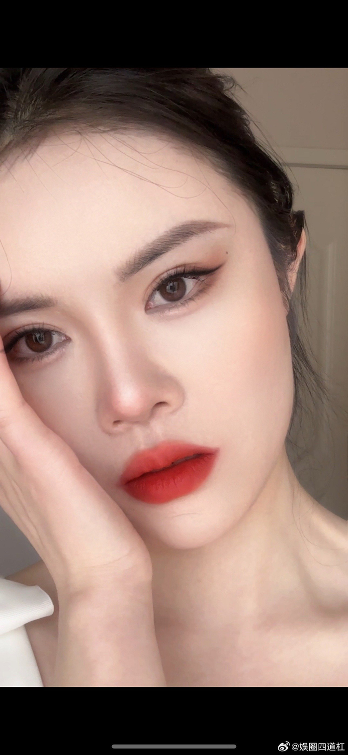 倪妮的灵感仿妆,普通女孩直接描边高级脸!|倪妮_新浪新闻