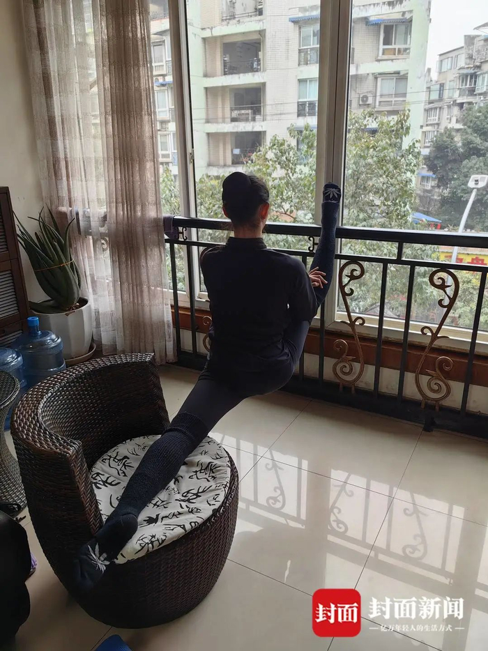 陈玟珊在家训练场面