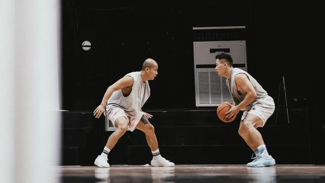 曹芳首谈「仙豆二代」:网红时代,草根篮球达人的流量思辨|曹芳|篮球