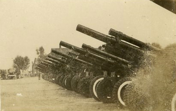 1950年八一建军节。王达理 图