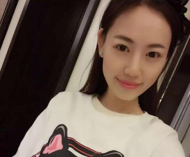 王宝强前妻现状曝光,与俩娃独自生活,女儿亭亭玉立儿子成小大人