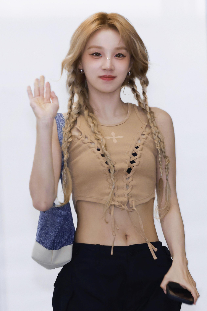 宋雨琦水母头下班高清饭拍