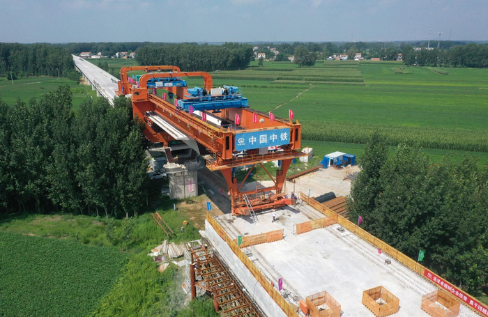 菏兰高铁河南段双线桥梁贯通|高铁|架桥机|兰考_新浪新闻