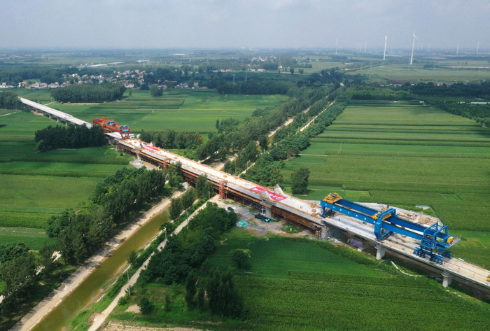 菏兰高铁河南段双线桥梁贯通|高铁|架桥机|兰考_新浪新闻