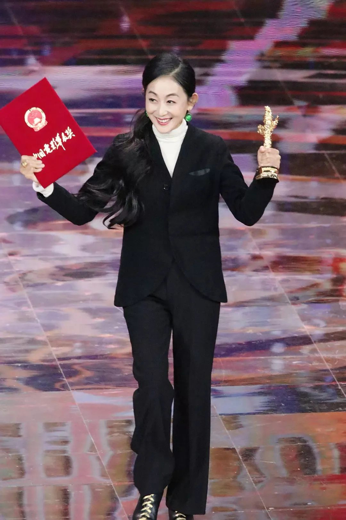 内娱「统帅」:坚定不婚主义,与哥哥相约养老|养老|陈瑾|不婚_新浪新闻