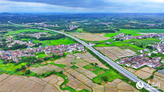 江西抚州:高速路连通"致富路"|抚州市|航拍|高速公路_新浪新闻