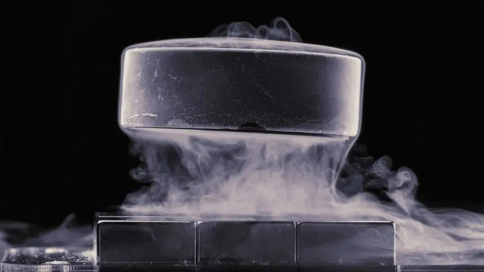 低温超导体现象过程展示(图片来源:罗切斯特大学)