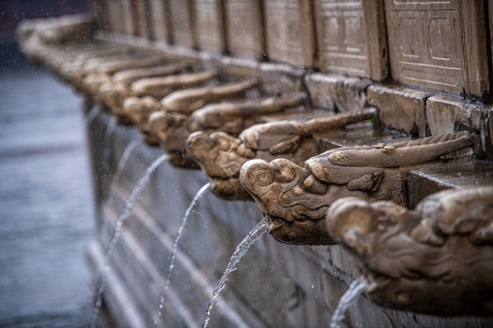 故宫太和殿前的"千龙吐水"奇观. 潘之望 摄