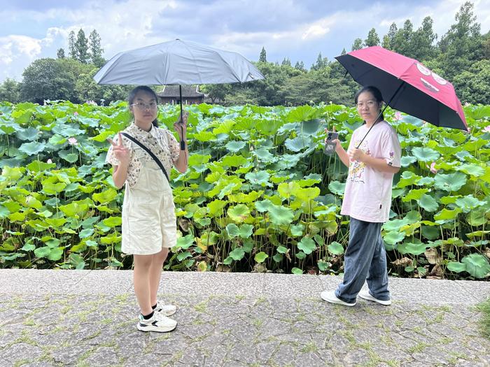 走进浙大筑梦名校 西子湖畔诗词共享|西湖|浙江大学|南宁市_新浪新闻