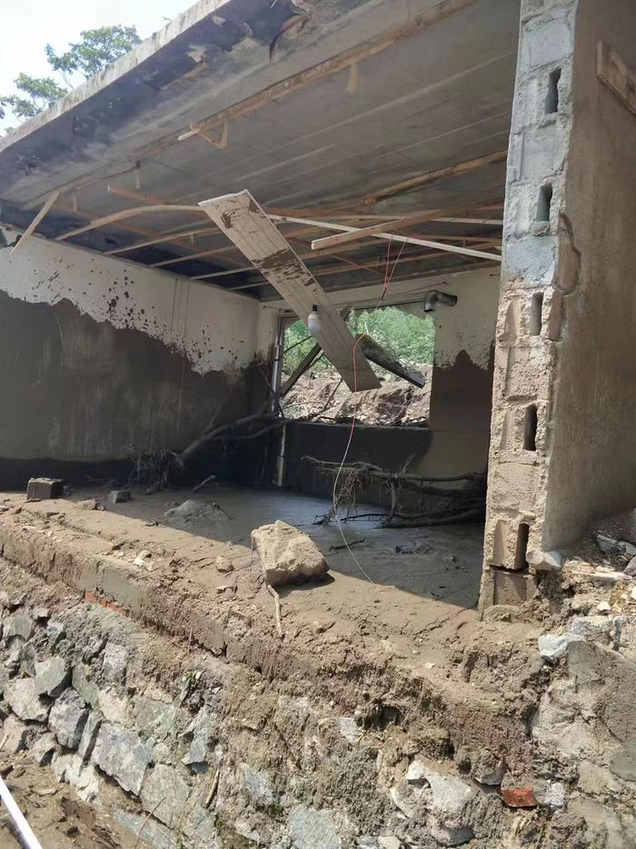 暴雨过后的房屋。