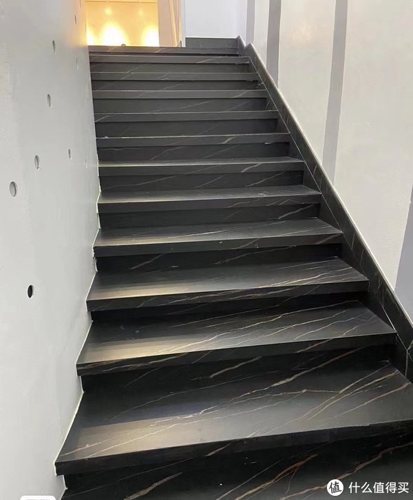 楼梯 踏步 岩板or瓷砖or大理石≠原地踏步,第六集|瓷砖_新浪新闻