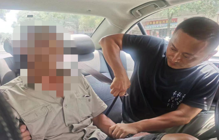 福建三明市公安局根据重庆刑侦总队研判的线索，在福建抓获在逃28年命案逃犯赵某某