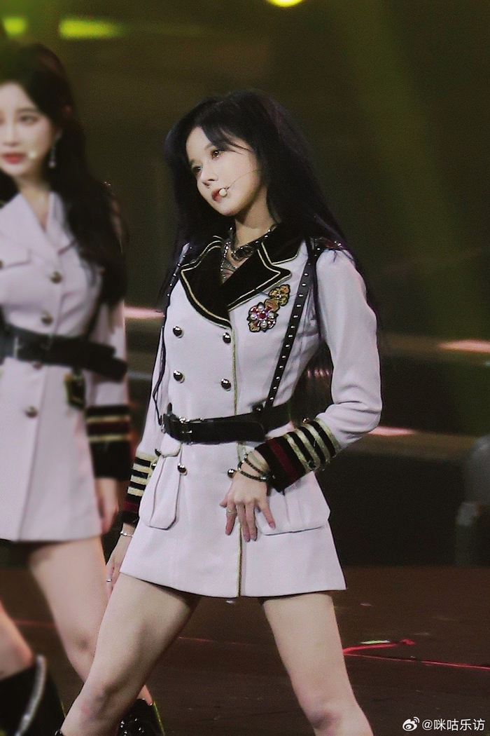 鞠婧祎丨李艺彤丨许佳琪丨孙芮丨赵粤丨段艺璇丨袁一琦丨王奕丨周诗雨