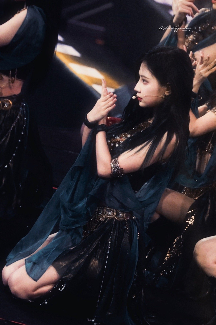 鞠婧祎丨李艺彤丨许佳琪丨孙芮丨赵粤丨段艺璇丨袁一琦丨王奕丨周诗雨