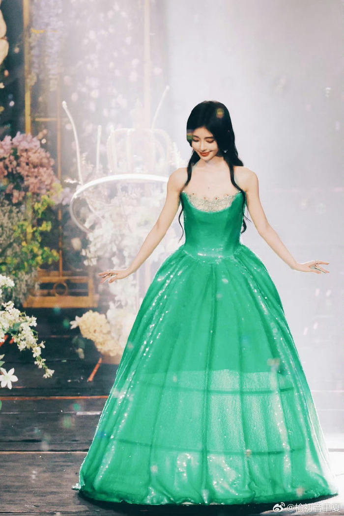 恋爱告急|鞠婧祎|出场_新浪新闻