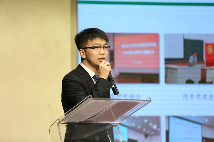 周薪吉在辅导员答辩现场   受访者供图