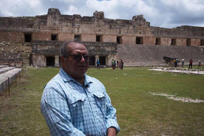 在热带草原丛林中穿梭行驶一个多小时后,记者在墨西哥尤卡坦州的乌斯