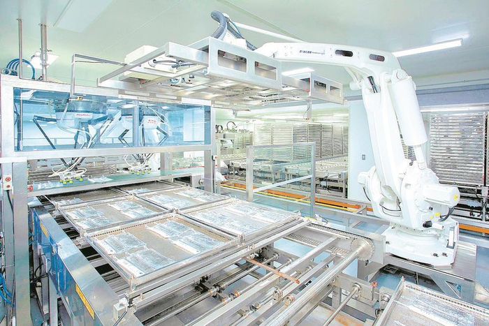     车间内的智能化生产流水线