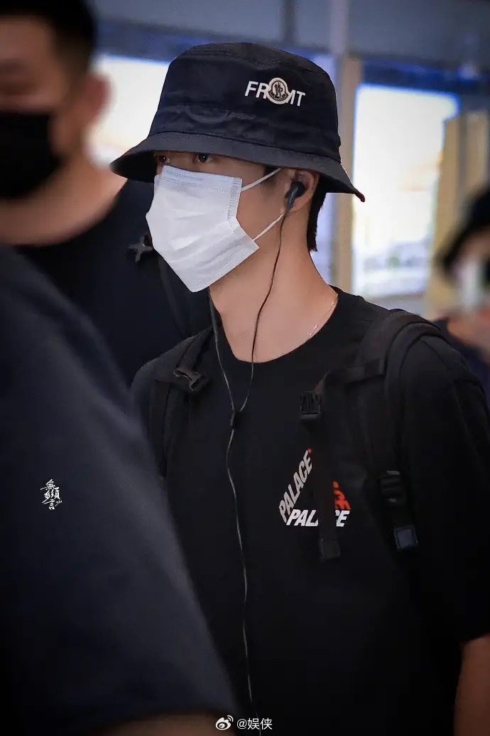 王一博泰国到达96,他在泰国的这个人气超高,顶流实锤啦|王一博|顶流