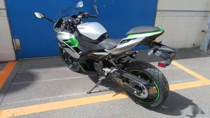 川崎ninja e-1/z e-1 电动摩托车即将上市,采用可拆卸电池组|川崎