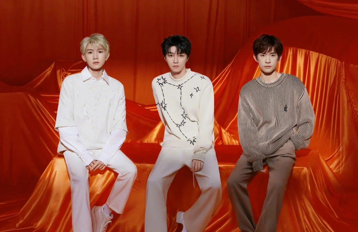 tfboys三人同框旧图来了,那时的他们好青涩啊,时间过得好快