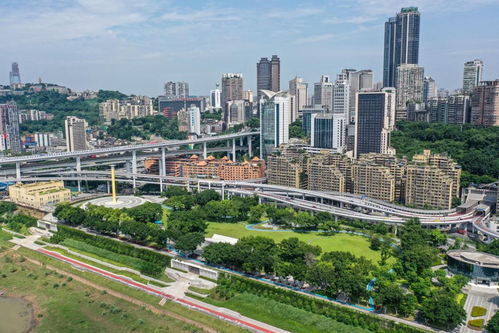 　　图为改造后的珊瑚公园局部。新华社记者唐奕 摄