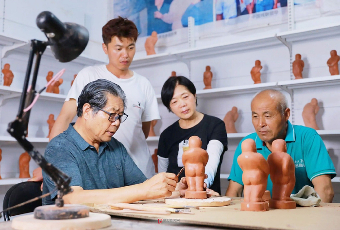 张存世: 多为家乡做点事|砖雕_新浪新闻