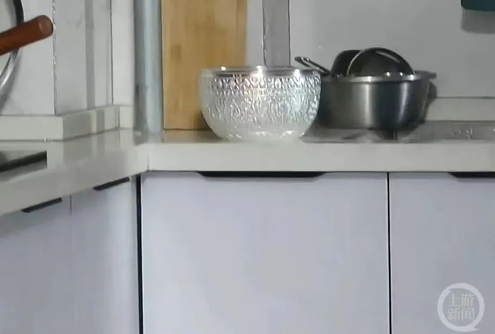 陈女士妈妈买的银碗/受访者供图