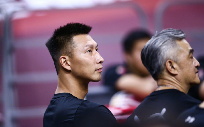 易建联为何迟迟没有续约?广东宏远正面回应,永远有他的位置